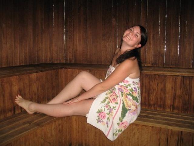 Голые молодухи развлекаются в бане 5 фото