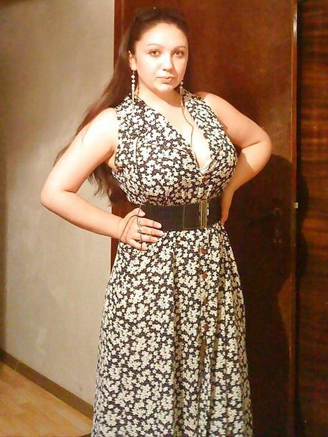 Большие сиськи так и манят к себе 9 фото