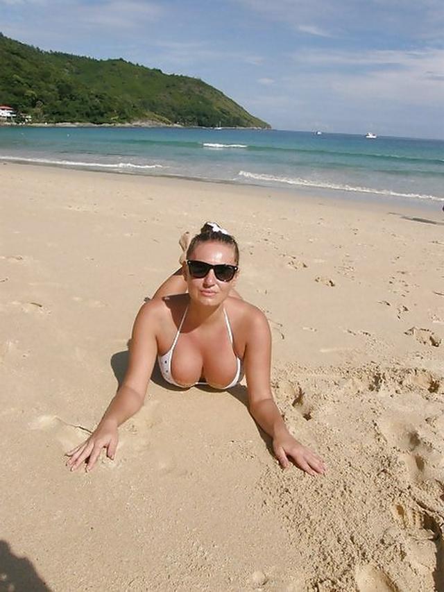 Большие сиськи так и манят к себе 1 фото