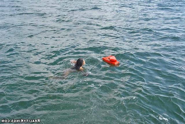 Тайская Снегурка наглоталась спермы 31 фото