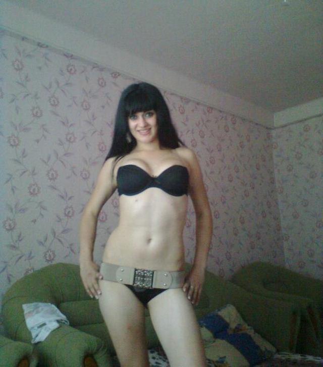 Стройные лапочки постепенно оголяются 16 фото