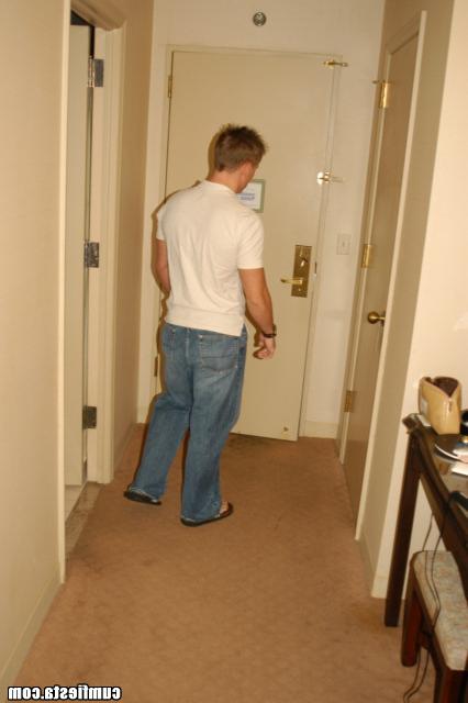 Хорошо отымел свою молоденькую подругу 1 фото