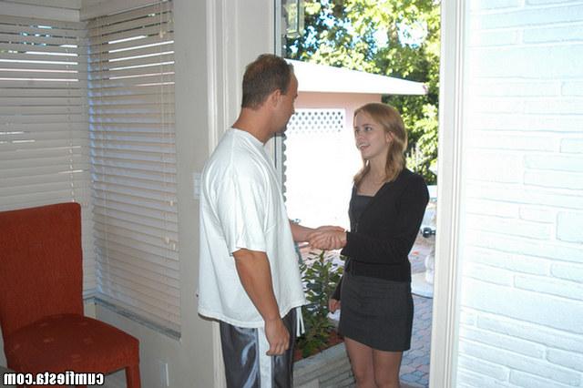 Нежные девки владеют мастерством минета 2 фото