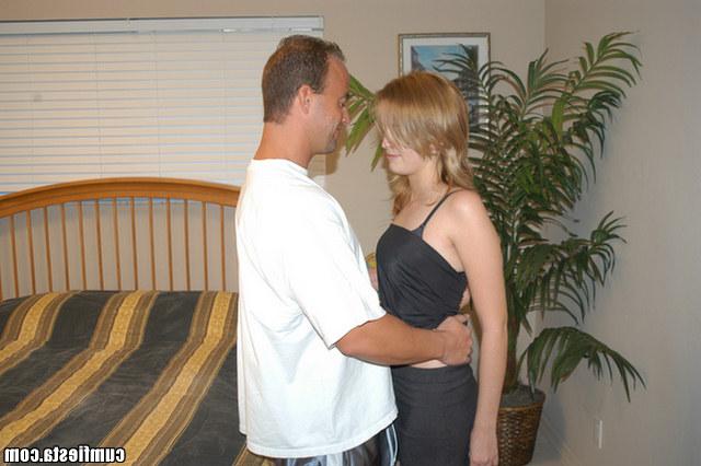 Нежные девки владеют мастерством минета 3 фото