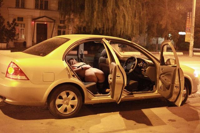 Лариска готова сношаться где угодно 14 фото