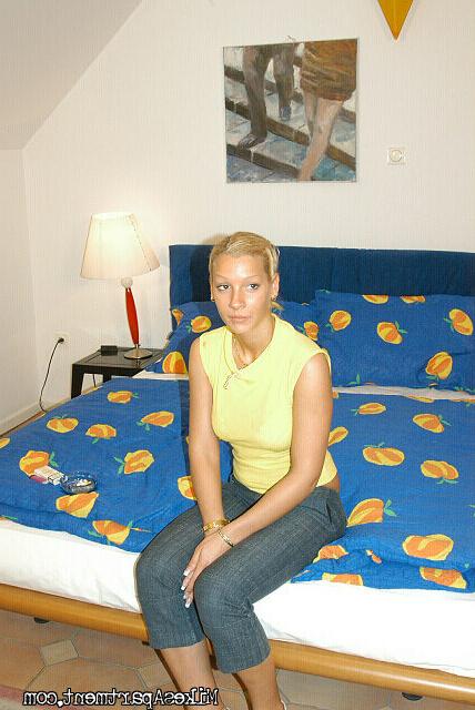 Марина показала свое тело новому бойфренду и закурила 1 фото