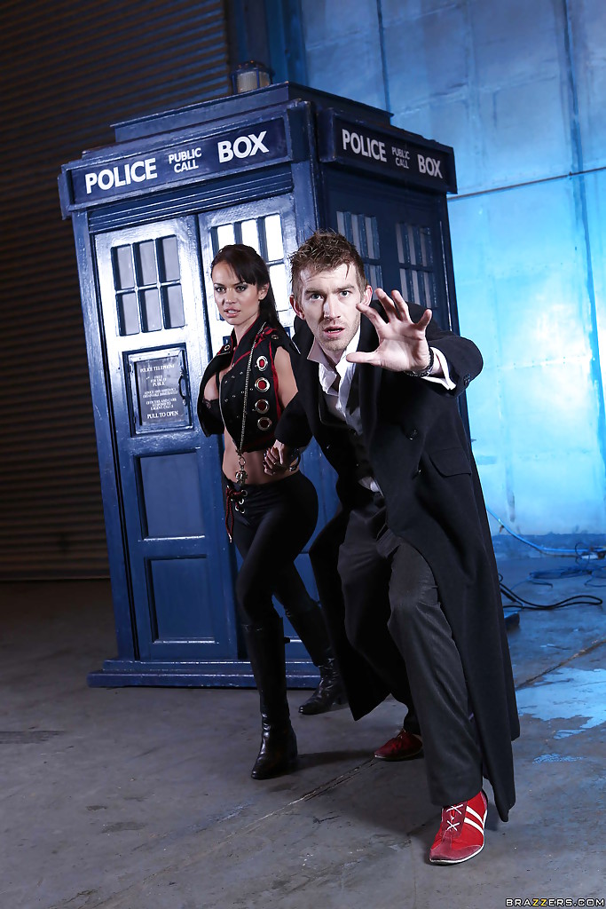 Секс пародия на сериал Доктор Кто 2 фото