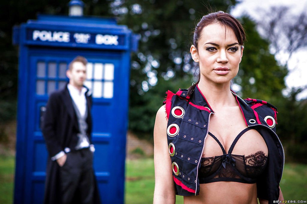 Секс пародия на сериал Доктор Кто 15 фото