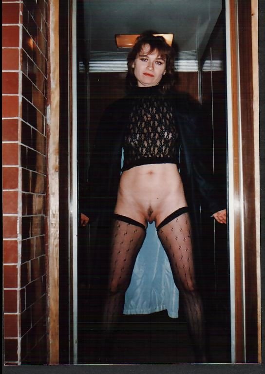 Разного возраста барышни хвастаются дойками и кисками 4 фото